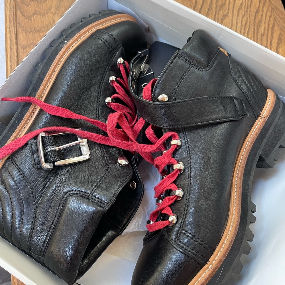 Super cool black leather Marc Fisher bootie, almost new!